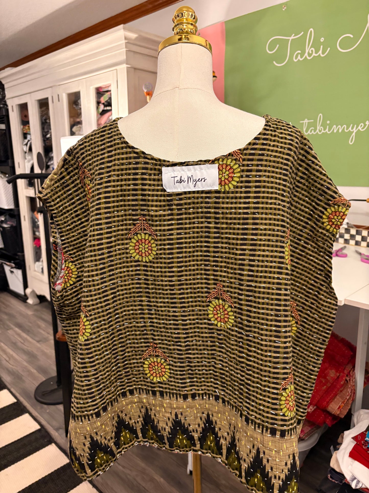 Darla Kantha Top One Size Fits a Small to XL 6-14
