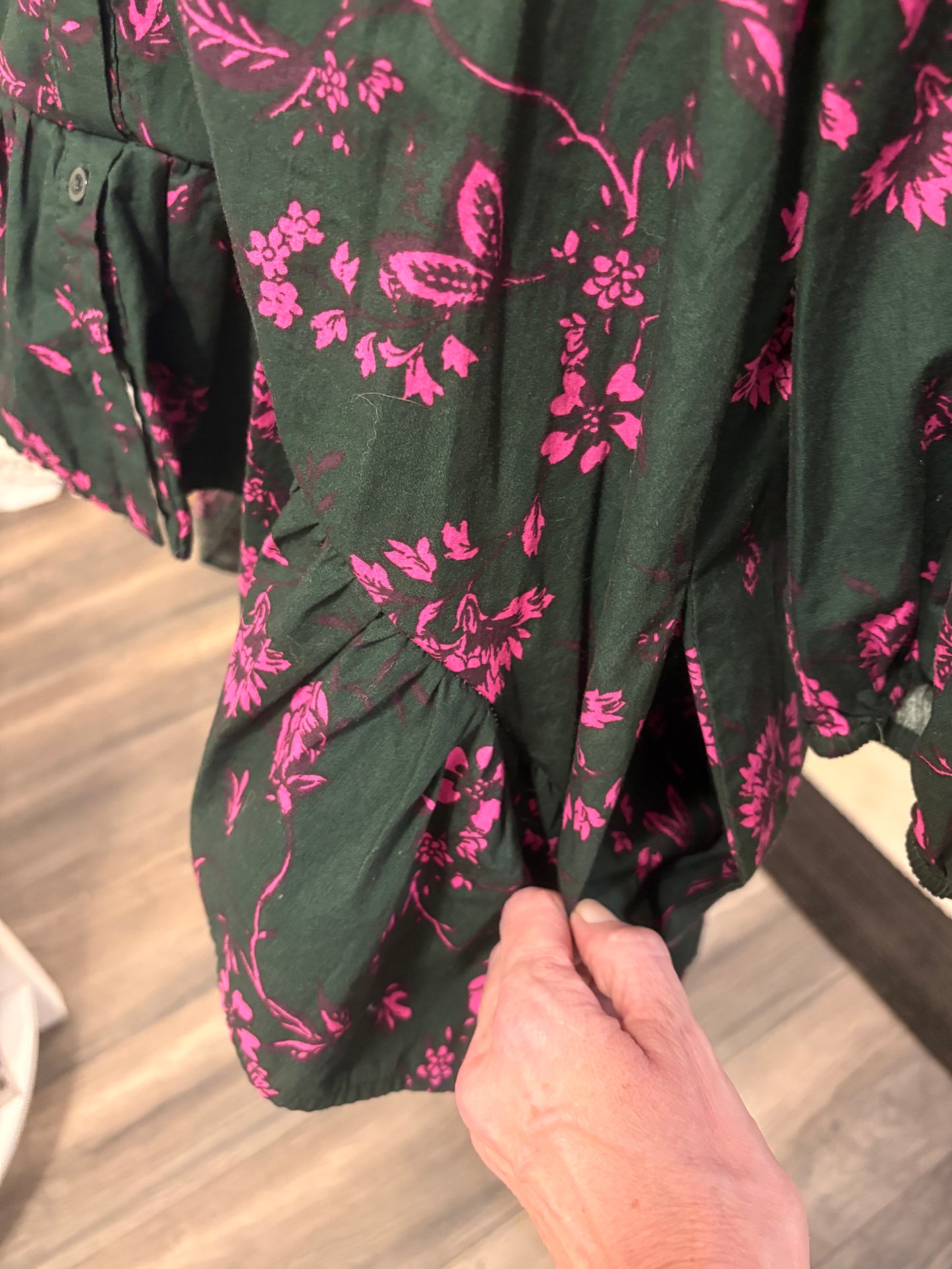Sami Hi/Lo Top Fits a Large/XL