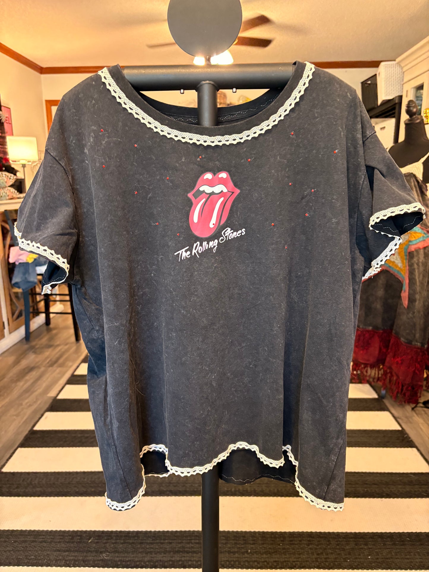 Rolling Stones Pretty Little Tee One Size Fits a Large/XL