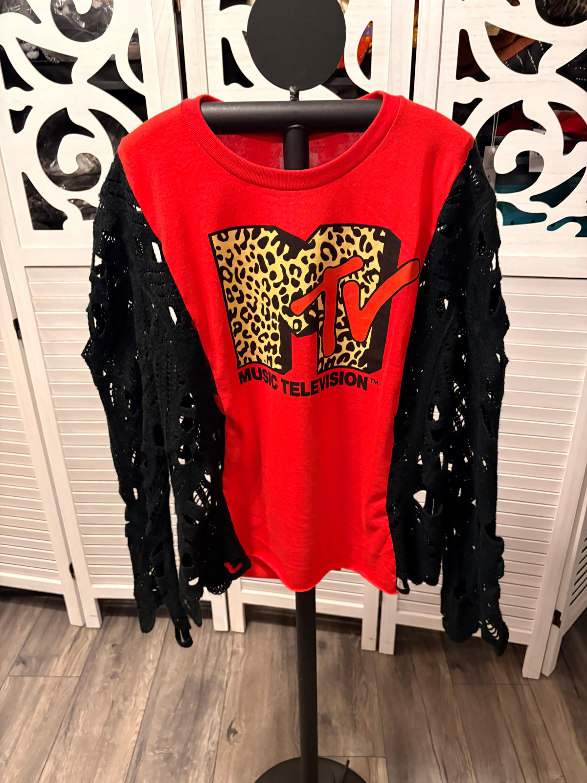 MTV Glam Tee One Size Fits a Small to Large