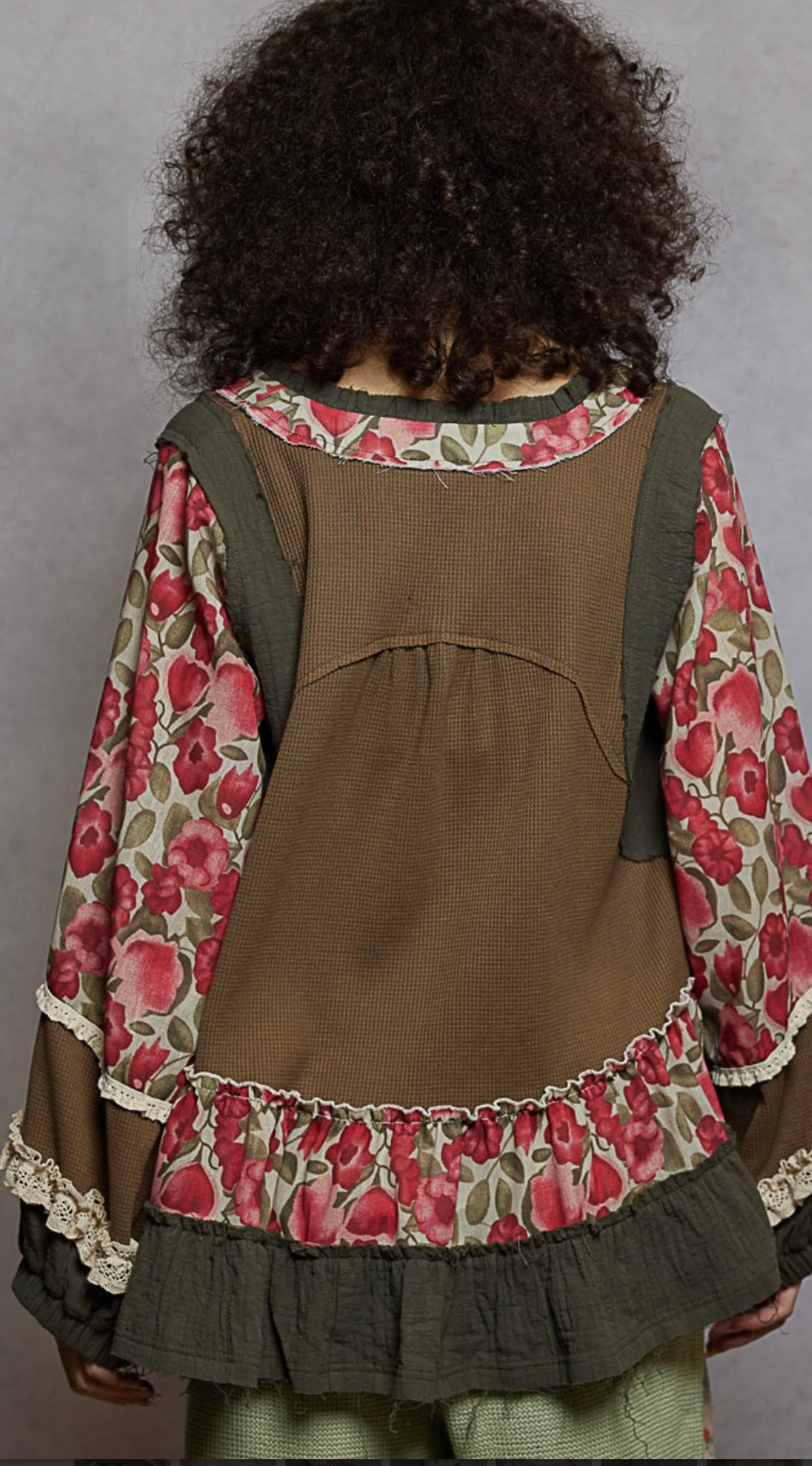 POL Herb And Rose Garden Ruffle Top
