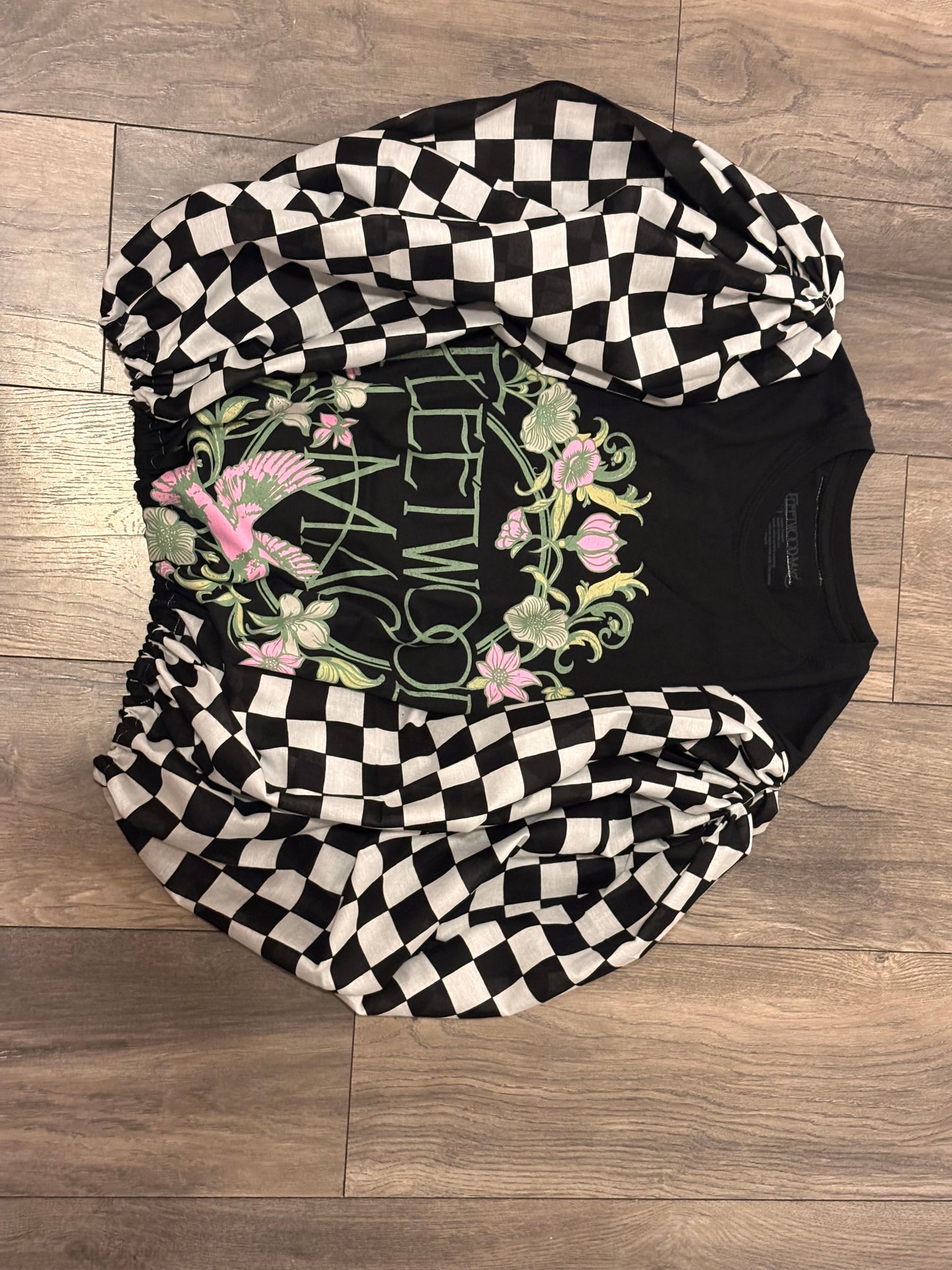 Rumors Bubble Bandana Sleeve Tee Fits a Small to XXL