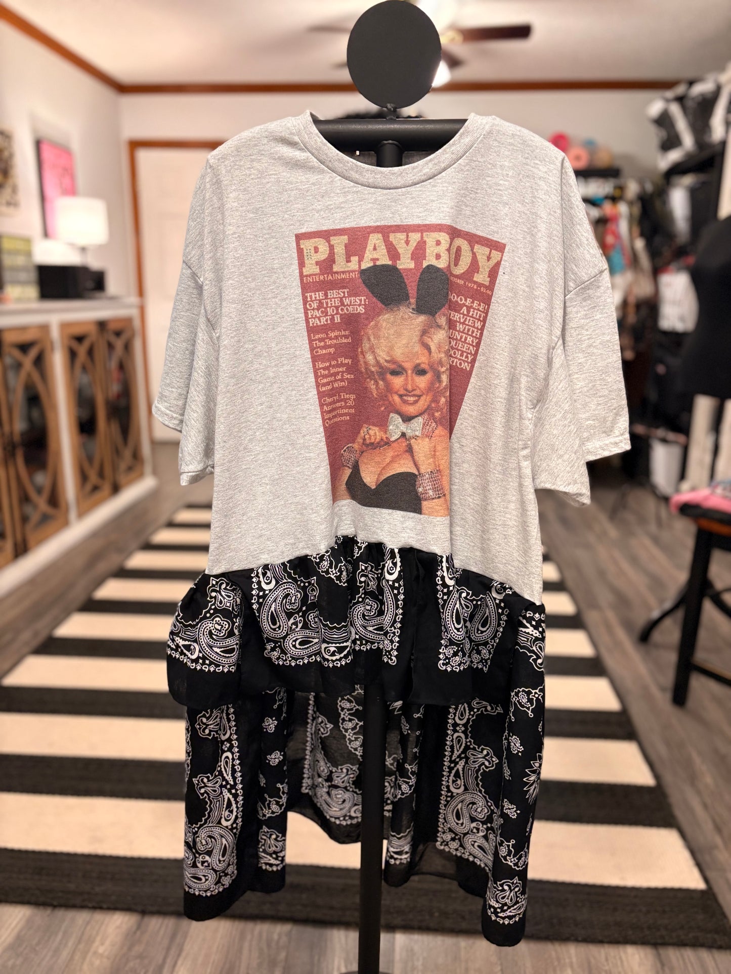 Playboy Dolly Drama Ho/Lo Bandana Tee One size fits a Large to 2X 10-16