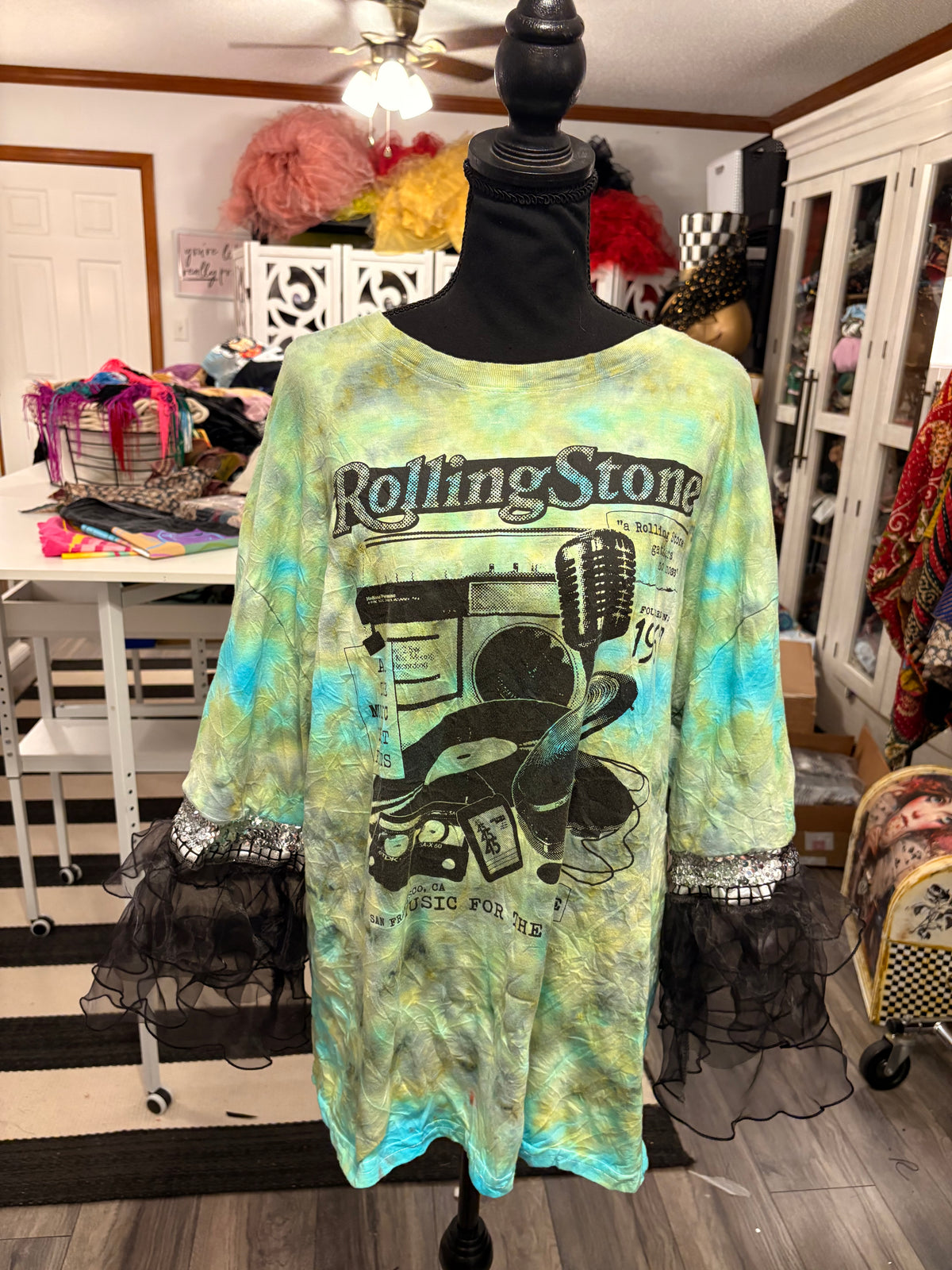 Music For The People Glam   Tee One Size fits a Small to XXL