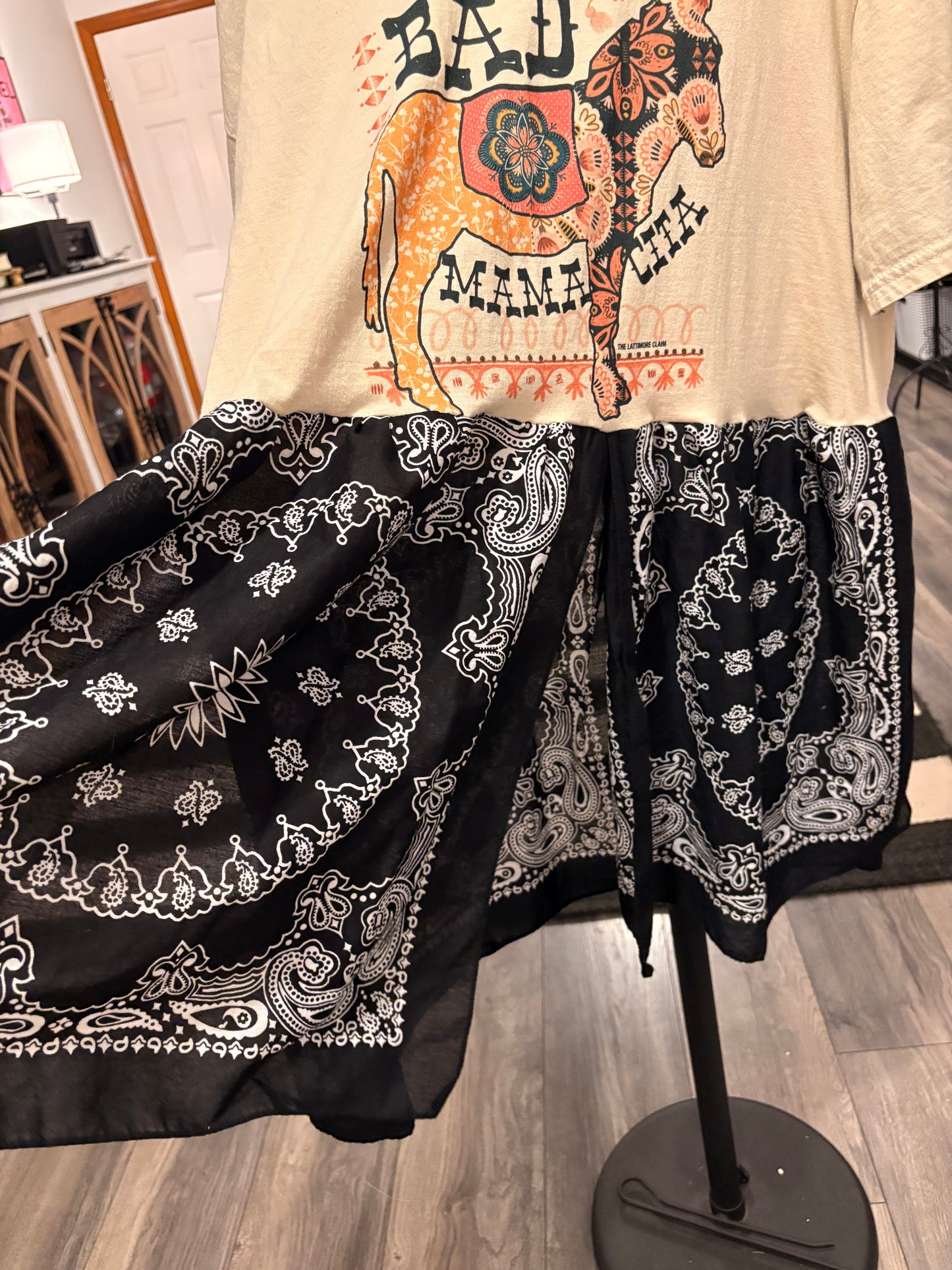 Bad Mamacita Peek A Boo Bandana Tee One size fits a Small to XL 4-14