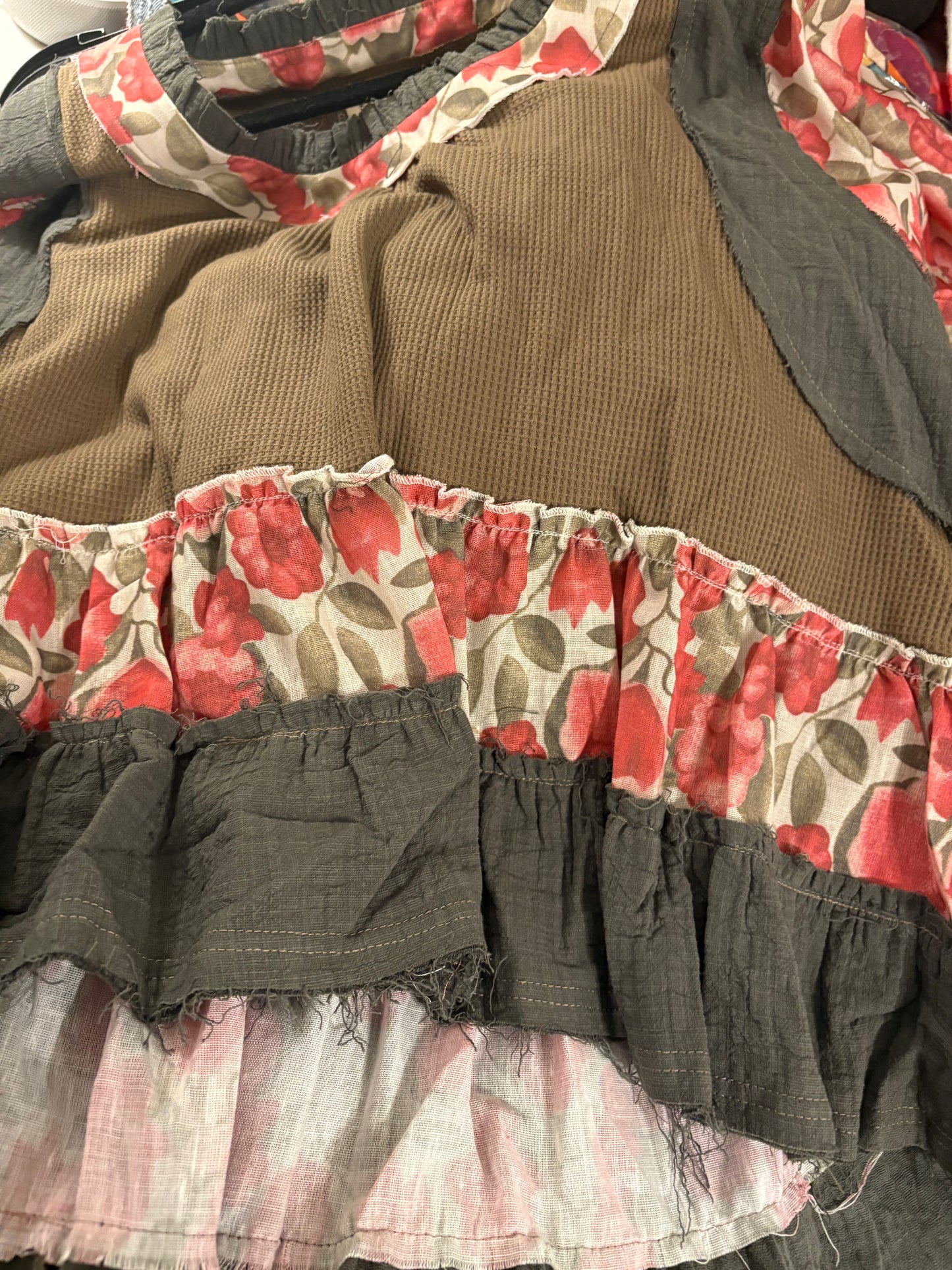 POL Herb And Rose Garden Ruffle Top