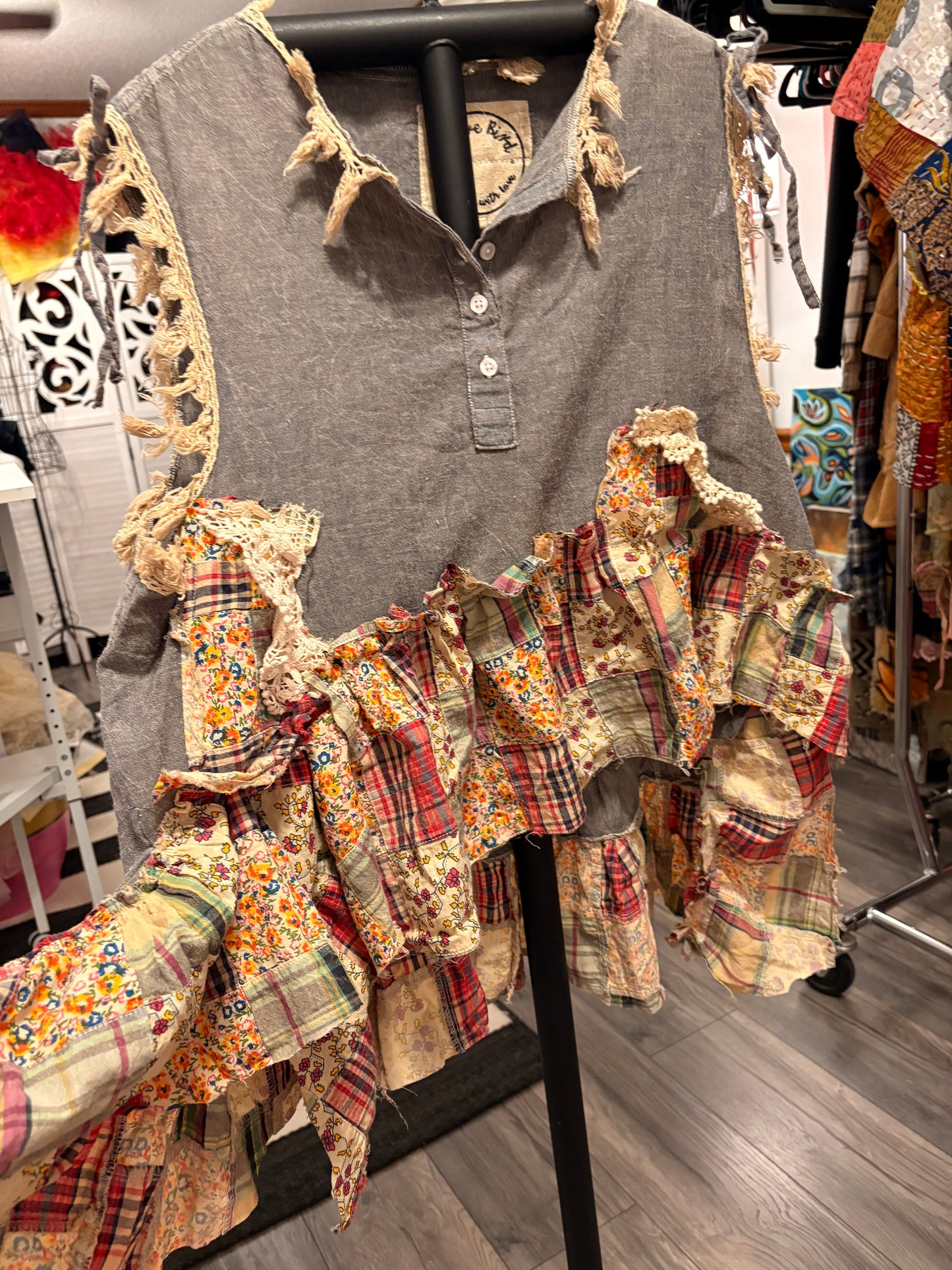 Holly Prairie Hi/Lo Top Fits a Large/XL
