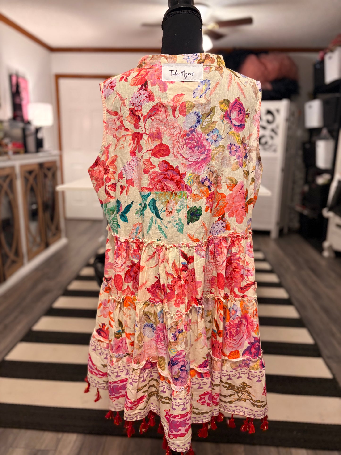 Mira Beaded Floral Hi/Lo Top Fits a Large/XL