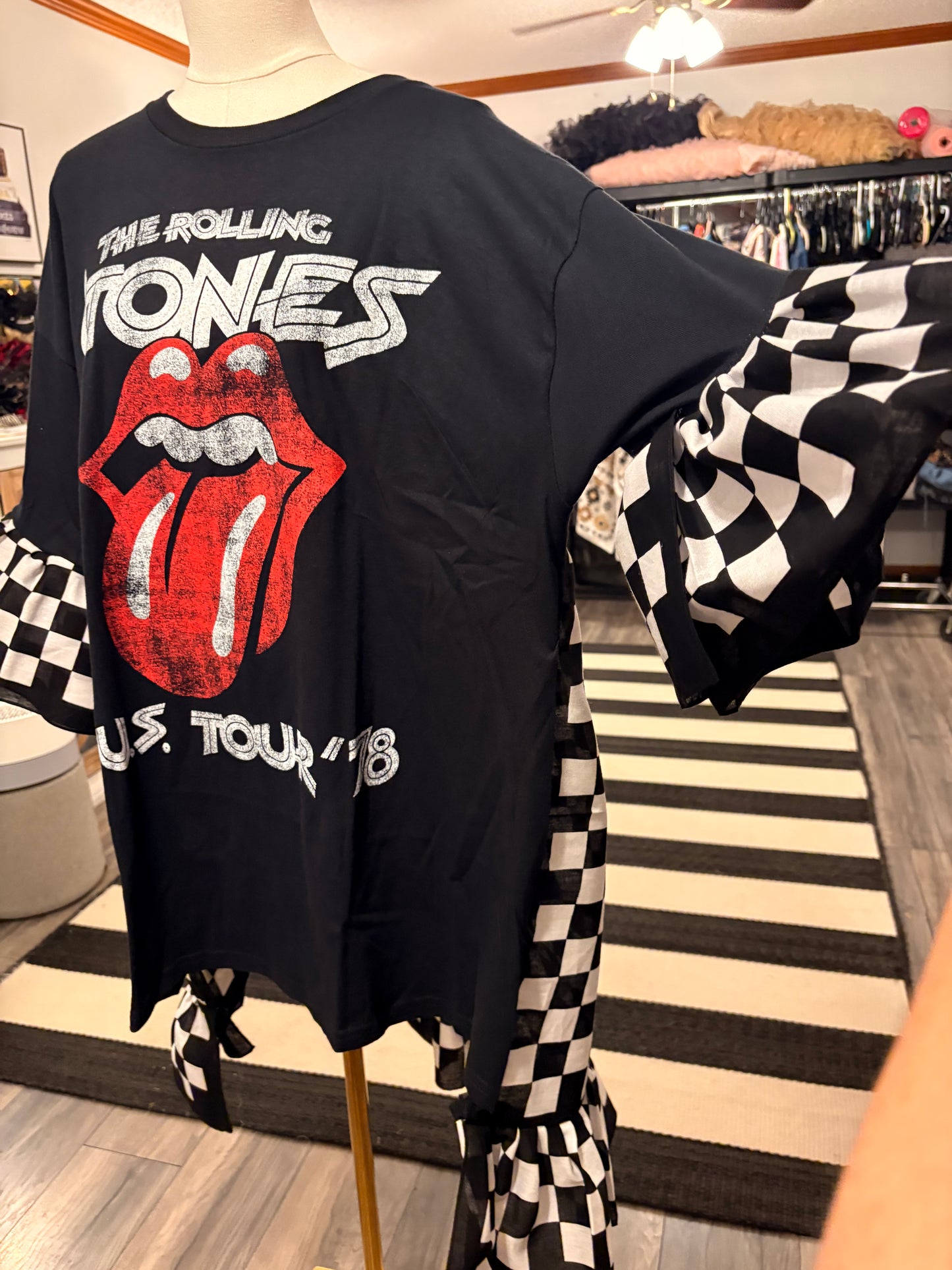 Stones Bandana Hi/Lo Queen Top One Size Fits a Small to XXL