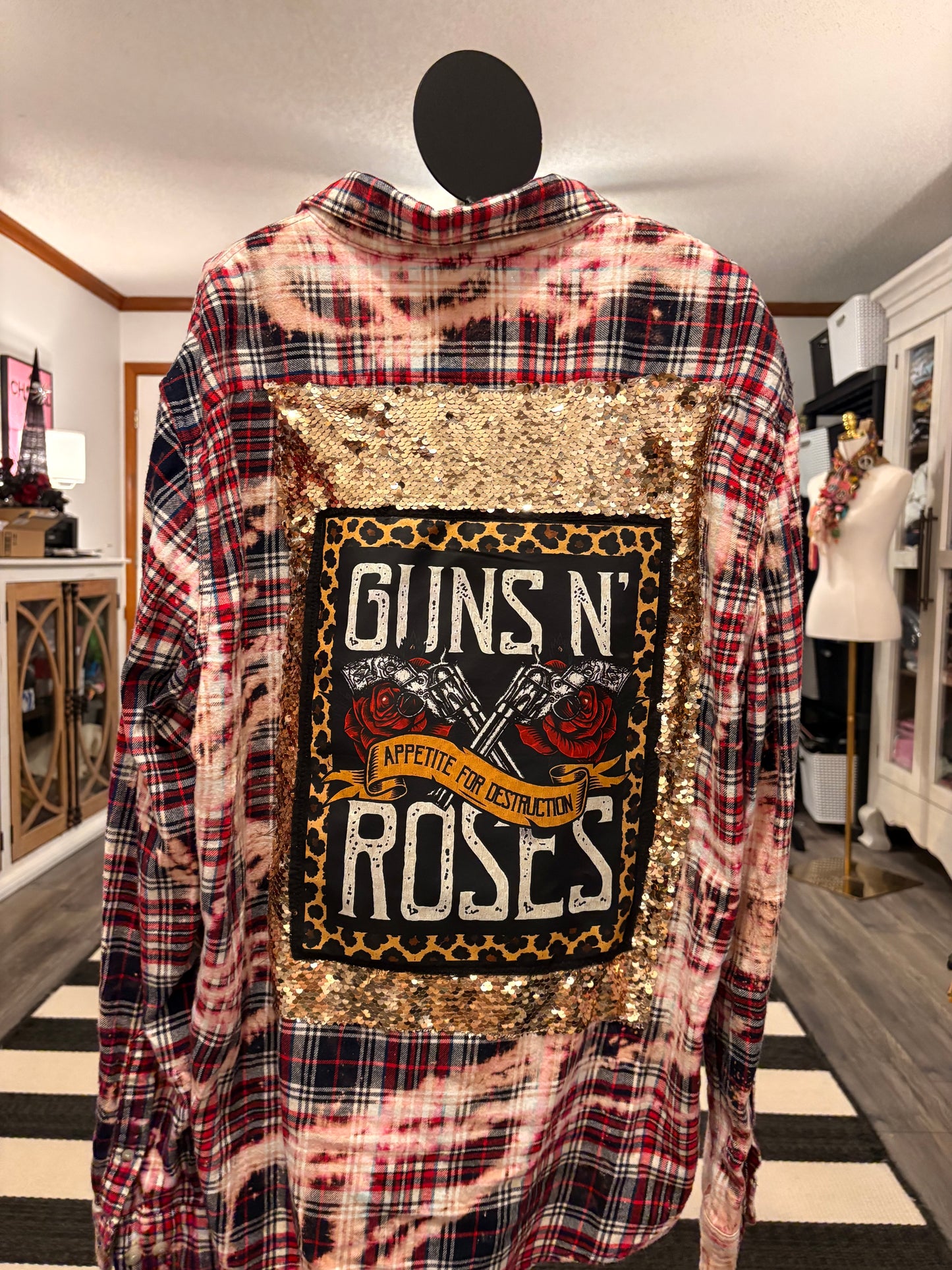 Flashy Flannel Guns & Roses One Size Fits a Small to XXL 4-16