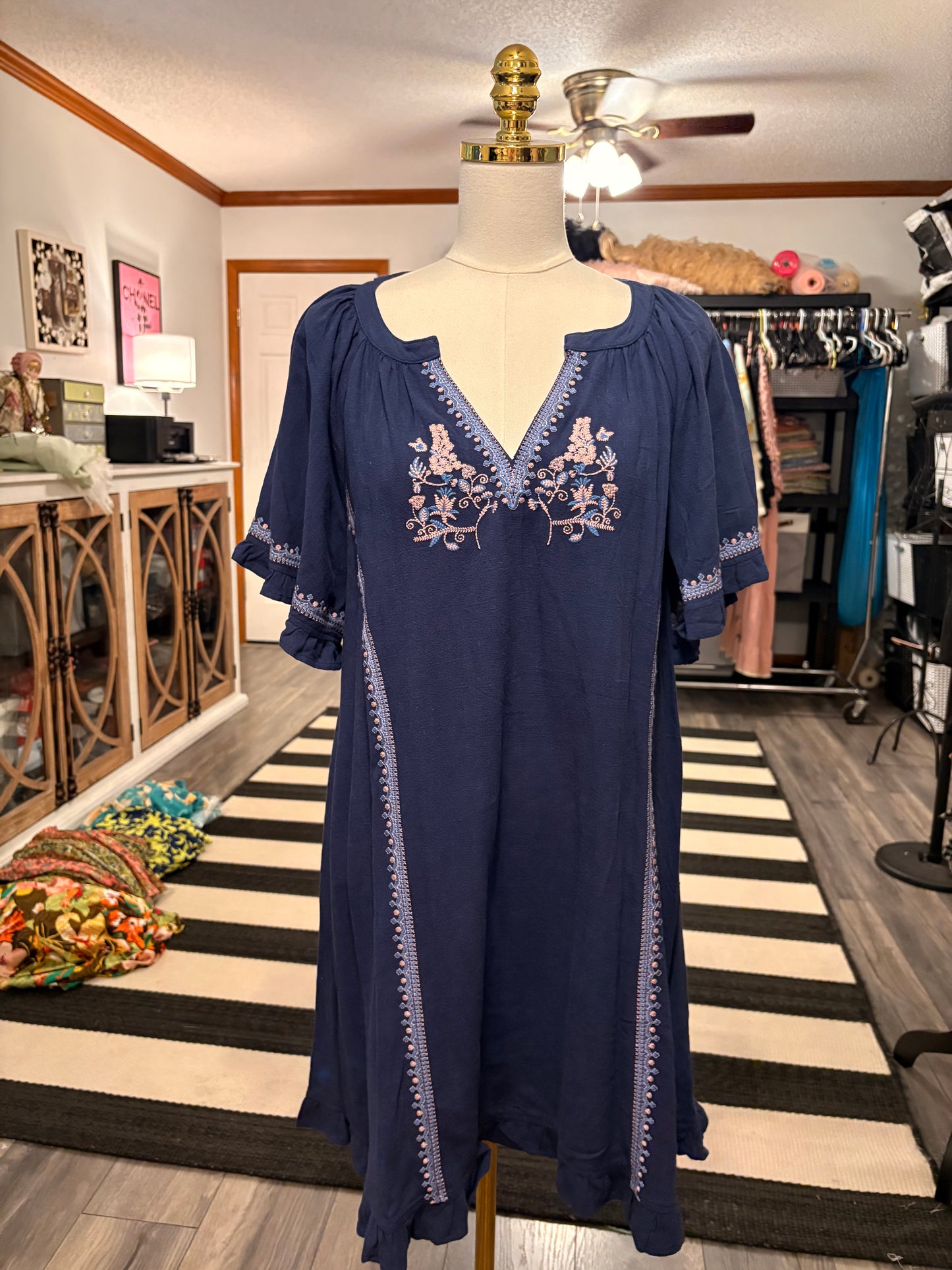 Embroidered Vneck Dress Large