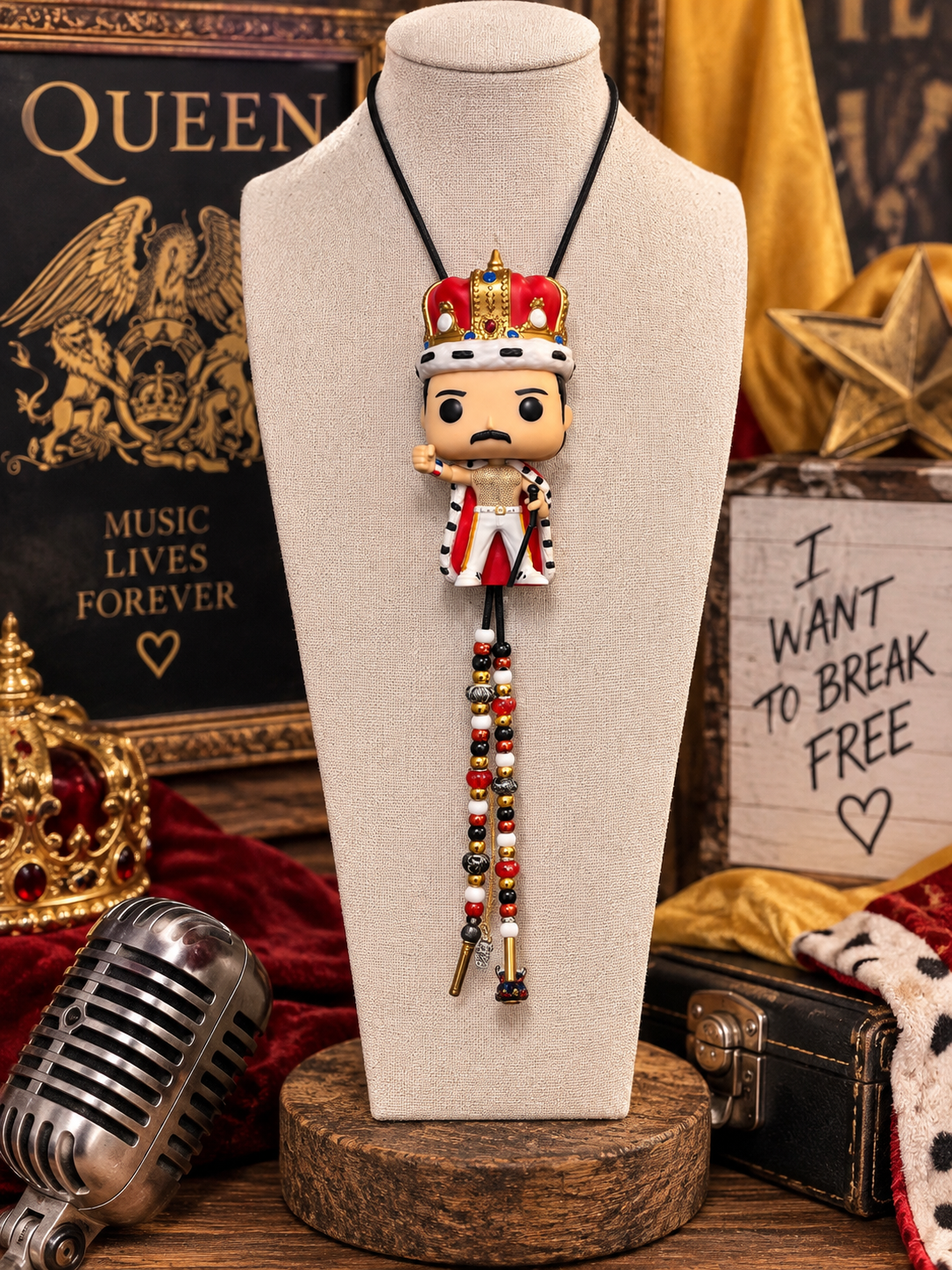 Queen Freddy Handmade Bolo Necklace