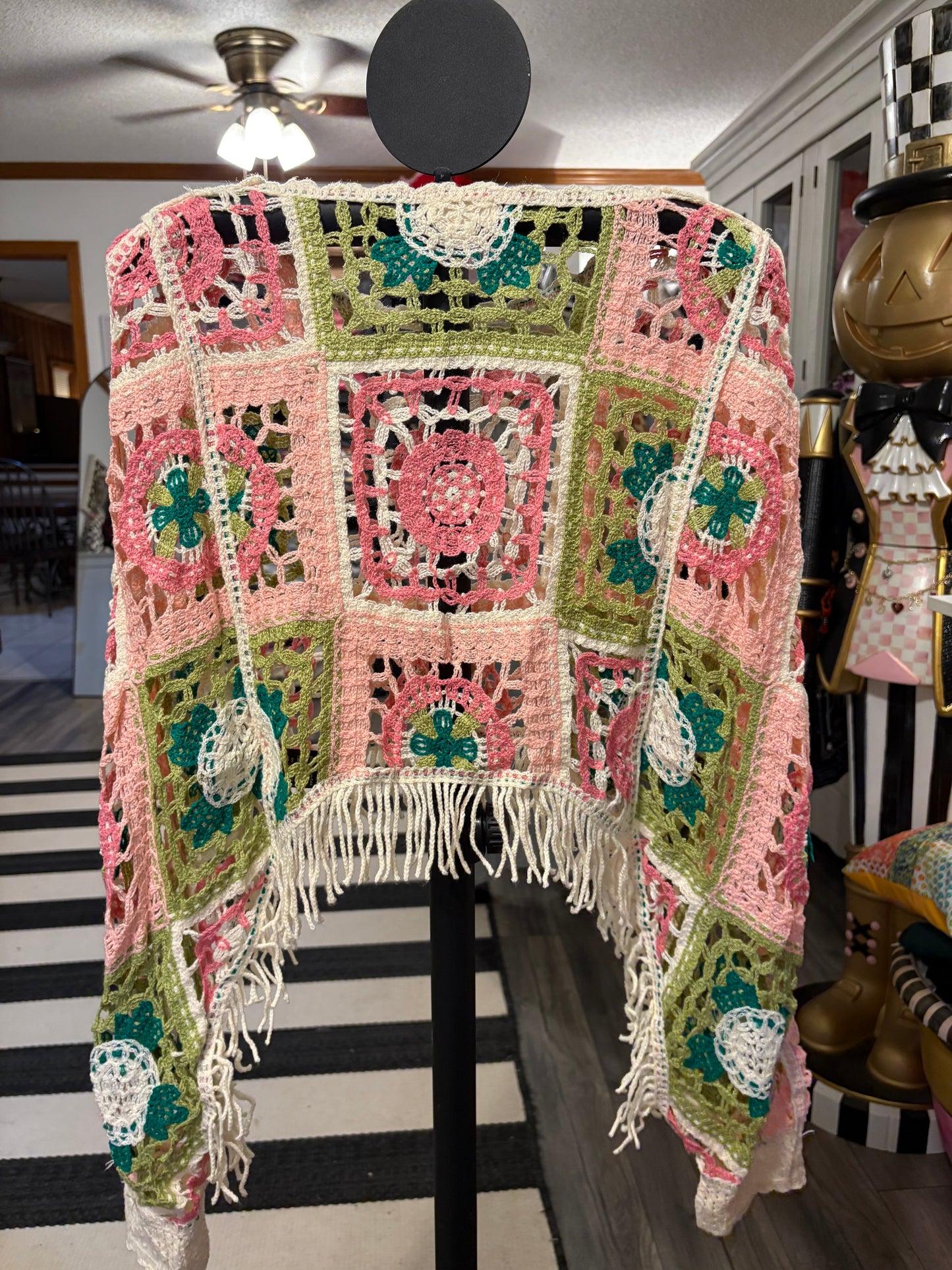 Round neck long sleeve crochet cropped fit top: PINK MULTI / OS