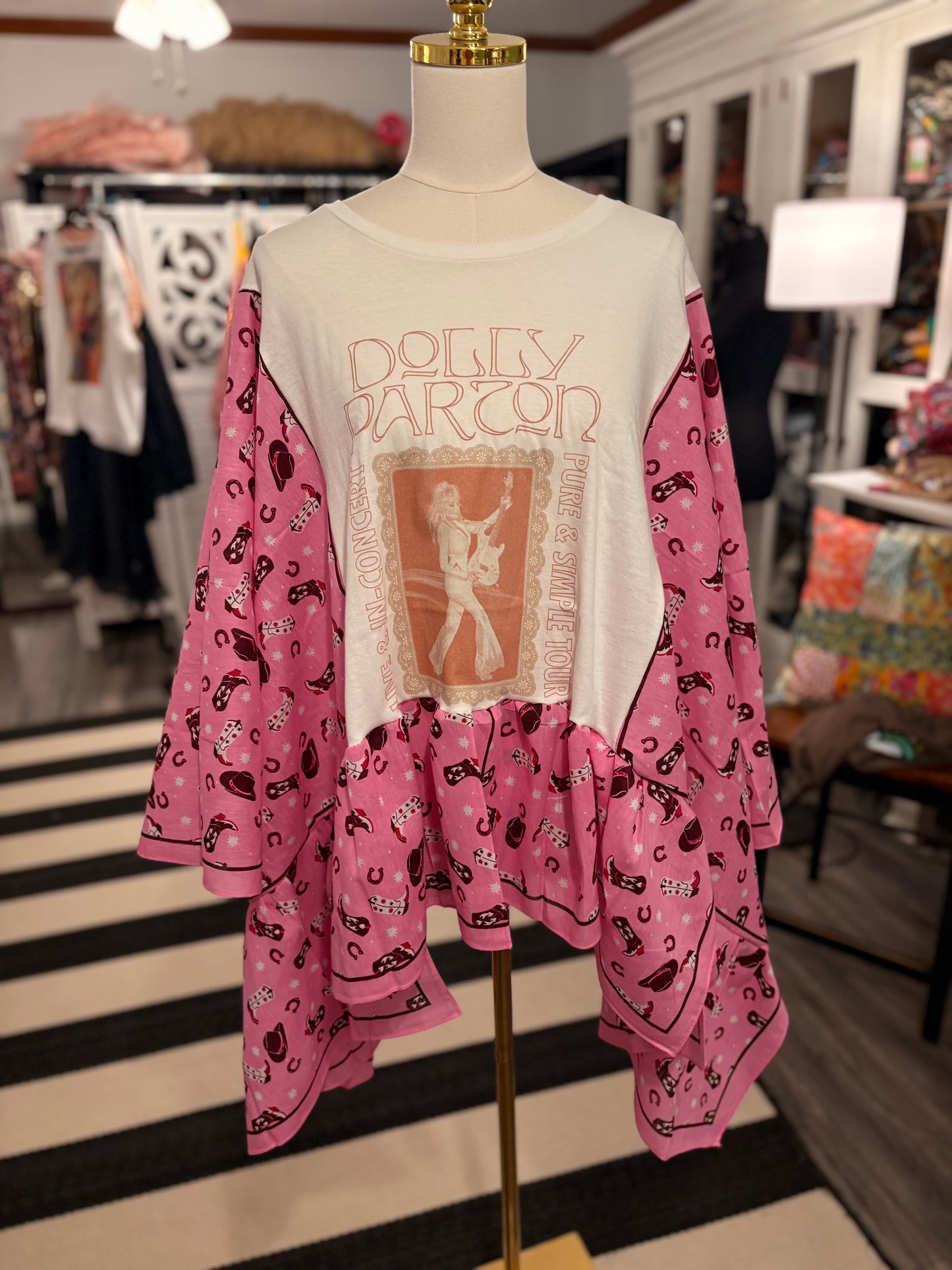 2015 Nashville Dolly Bandana Ruffled Poncho One Size Fits a Small to 3X