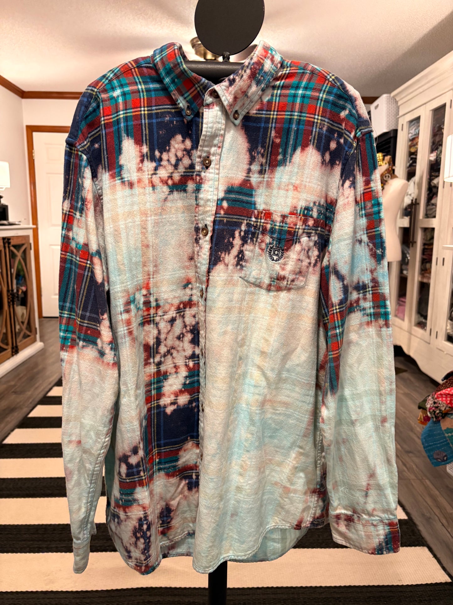 Lynard Skynard Flashy Flannel
Fits a Small to XXL 4-16