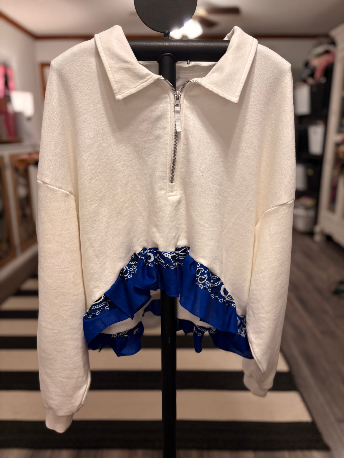 Blue Stars Hi/Lo Glam Bandana Sweatshirt One Size Fits a Small to XL