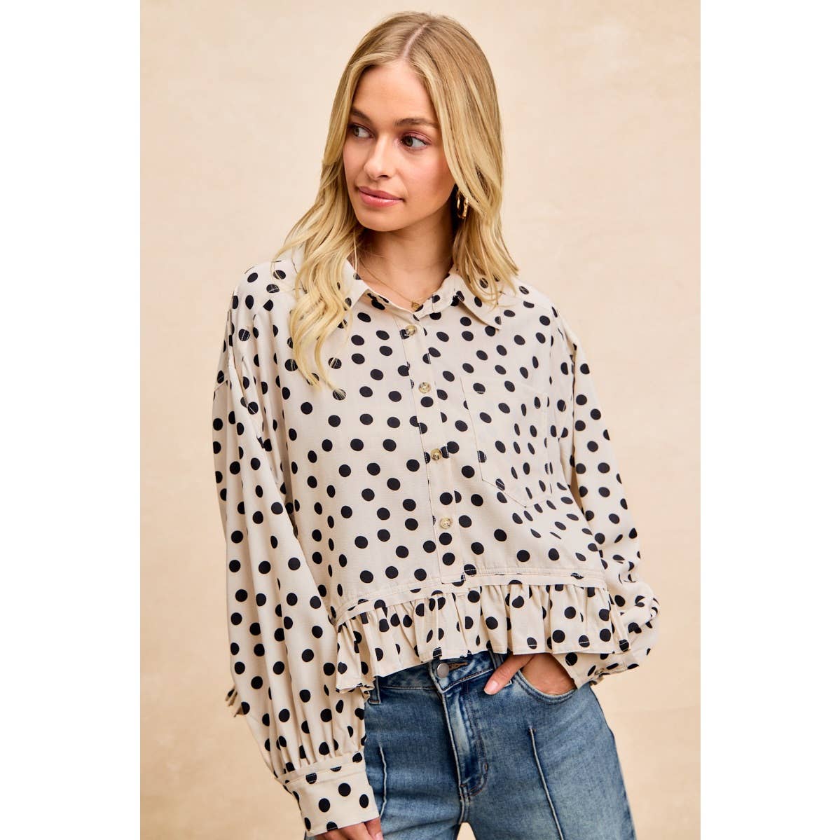 CRINKLE POLKA DOT RUFFLED HEM BUTTON UP SHIRT TOP: CREAM/BLACK / XL 14-18