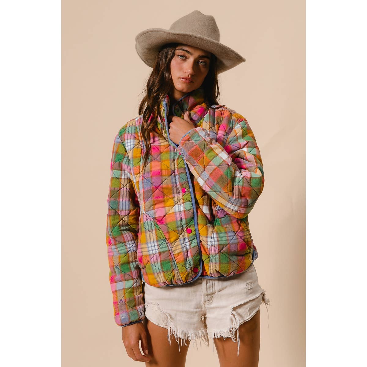 BLEACHED VINTAGE PLAID QUILTED JACKET WITH POCKETS: STAINED GLASS / XL