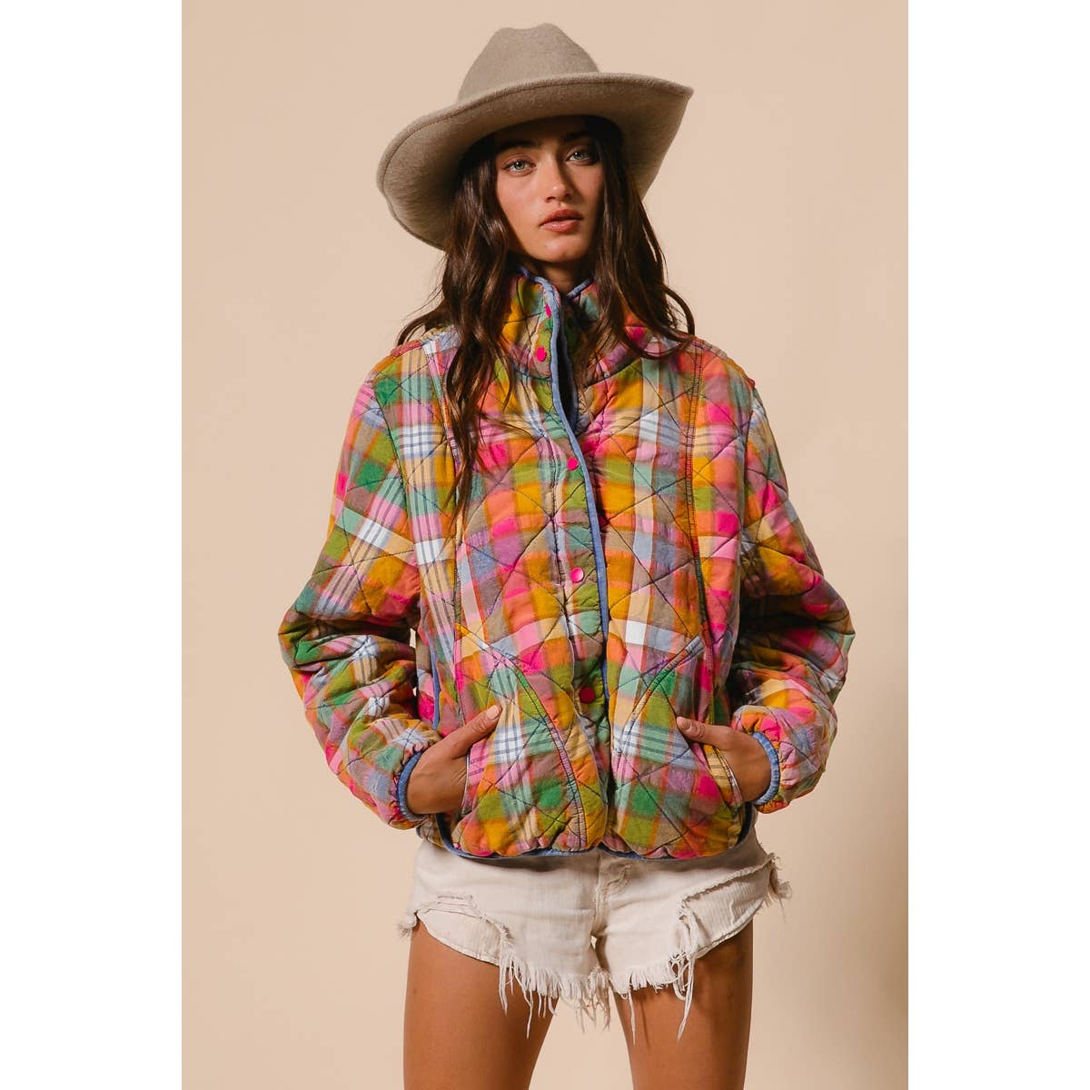 BLEACHED VINTAGE PLAID QUILTED JACKET WITH POCKETS: STAINED GLASS / XL
