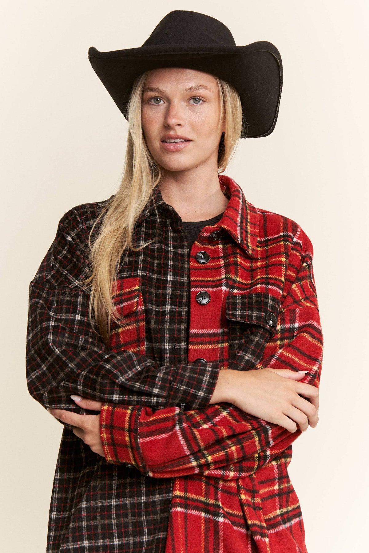 PLUS SIZE OPPOSITES ATTRACT FLANNEL JACKET: BLACK/RED / 1X/2XL