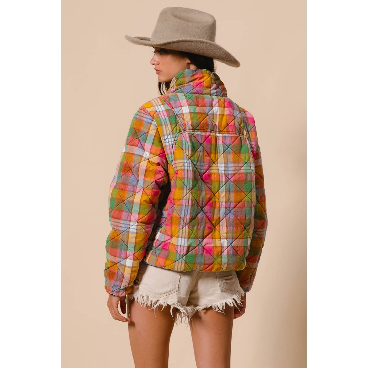 BLEACHED VINTAGE PLAID QUILTED JACKET WITH POCKETS: STAINED GLASS / XL