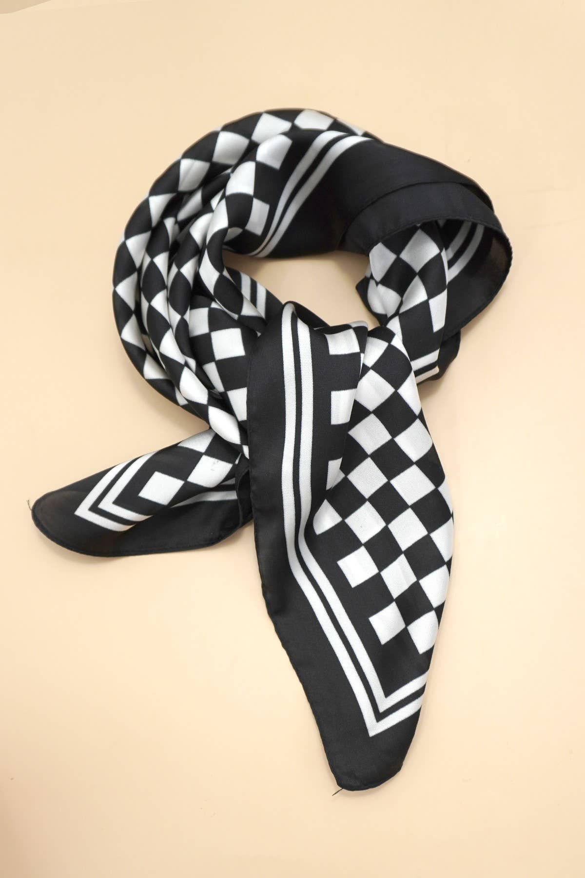 LARGE CHECKER PRINT SILKY FEEL BANDANA SCARF | 40SC692: Black