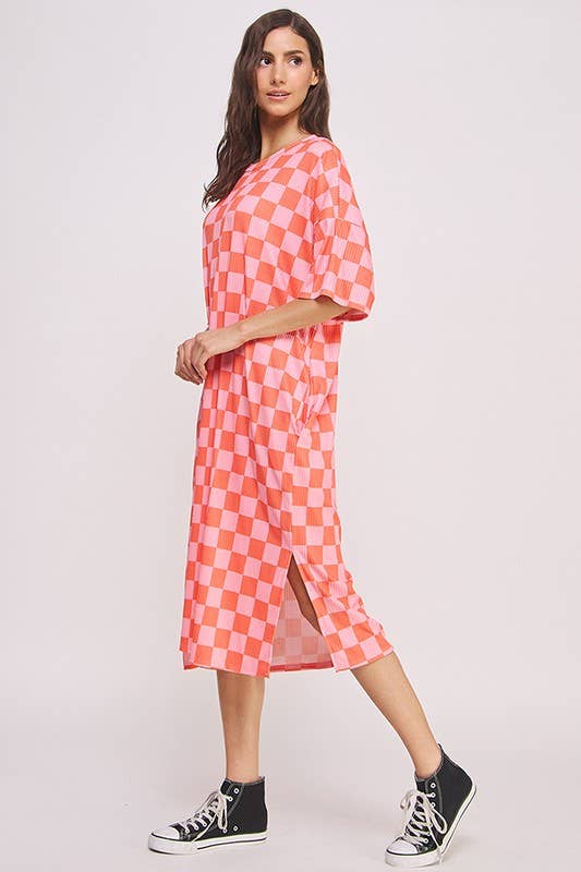 1/2 SLEEVE RIBBED CHECKERBOARD MIDI DRESS: RED/PINK