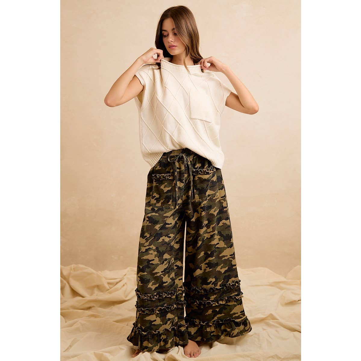 CAMOUFLAGE PRINTED TWILL RUFFLED DETAIL WIDE PANTS: CAMOUFLAGE / M 6-10