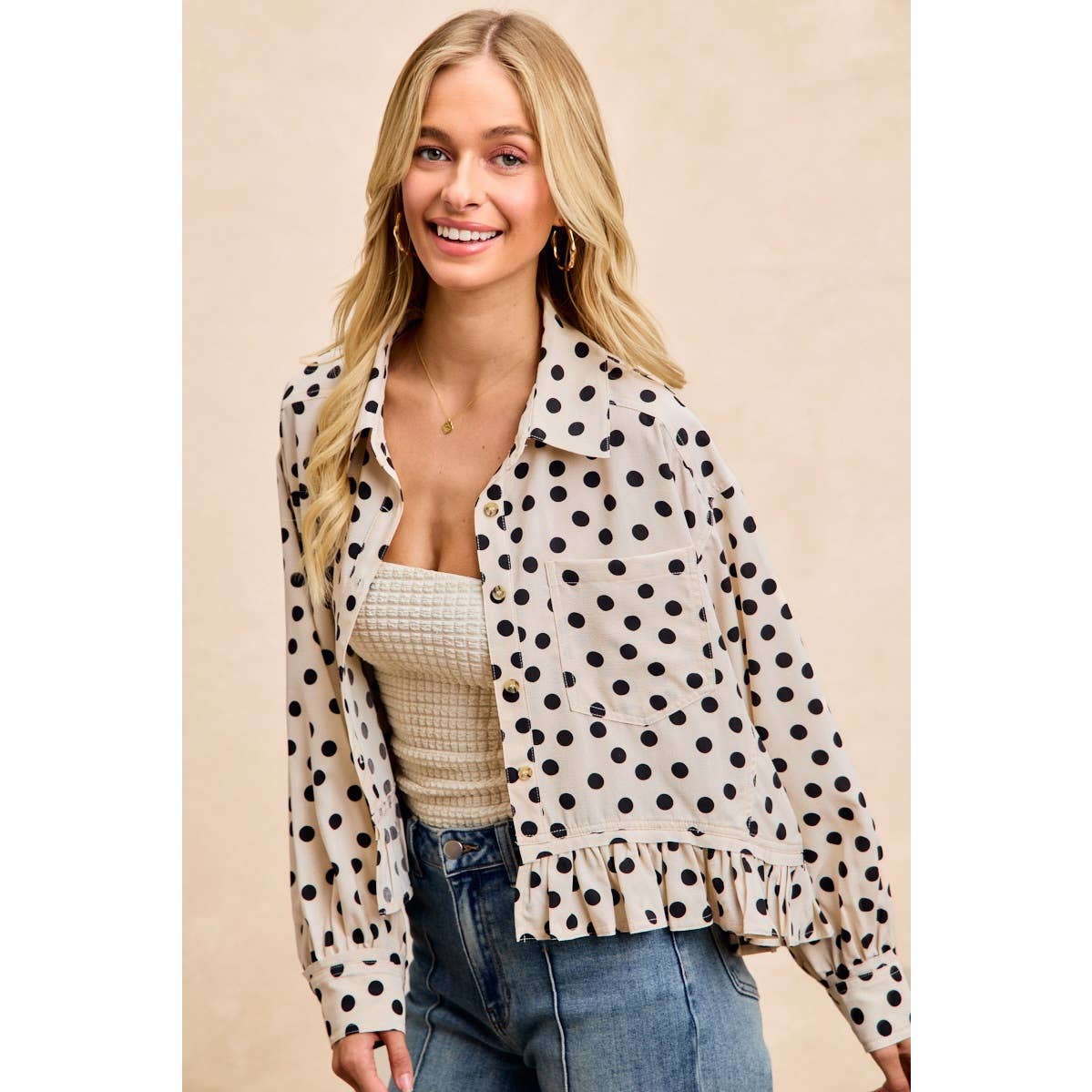 CRINKLE POLKA DOT RUFFLED HEM BUTTON UP SHIRT TOP: CREAM/BLACK / M 6-10