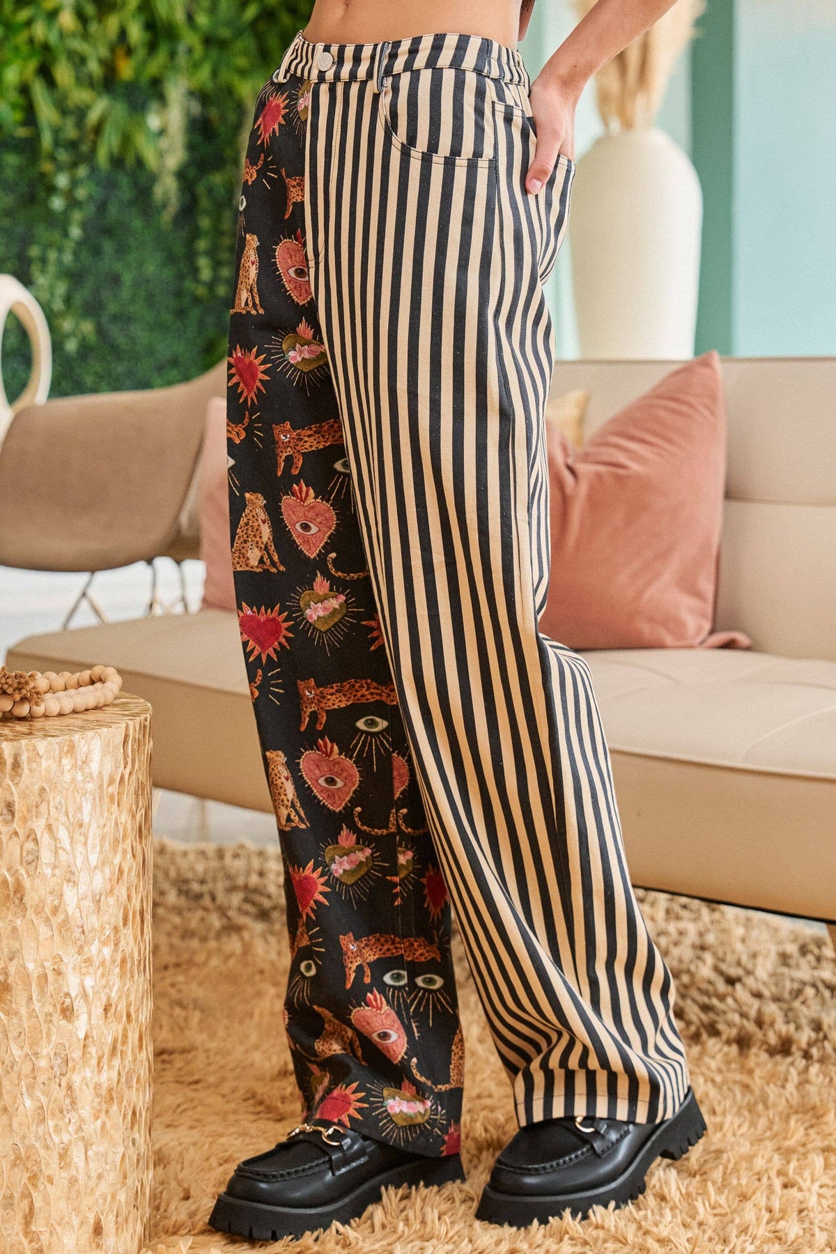 PLUS SIZE MIXED GRAPHIC & STRIPE WIDE LEG PANTS: BLACK/BEIGE