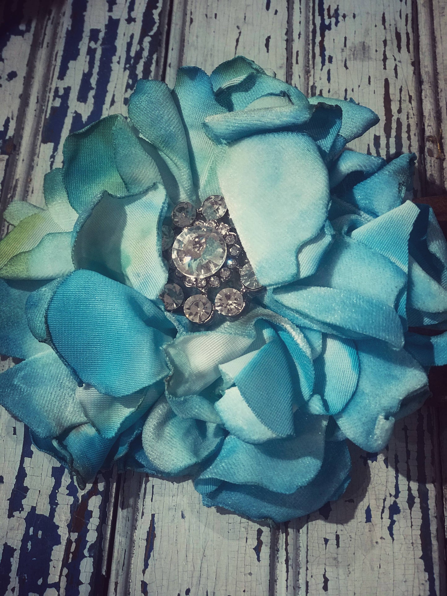 VINTAGE VELVET OLIVE PIN