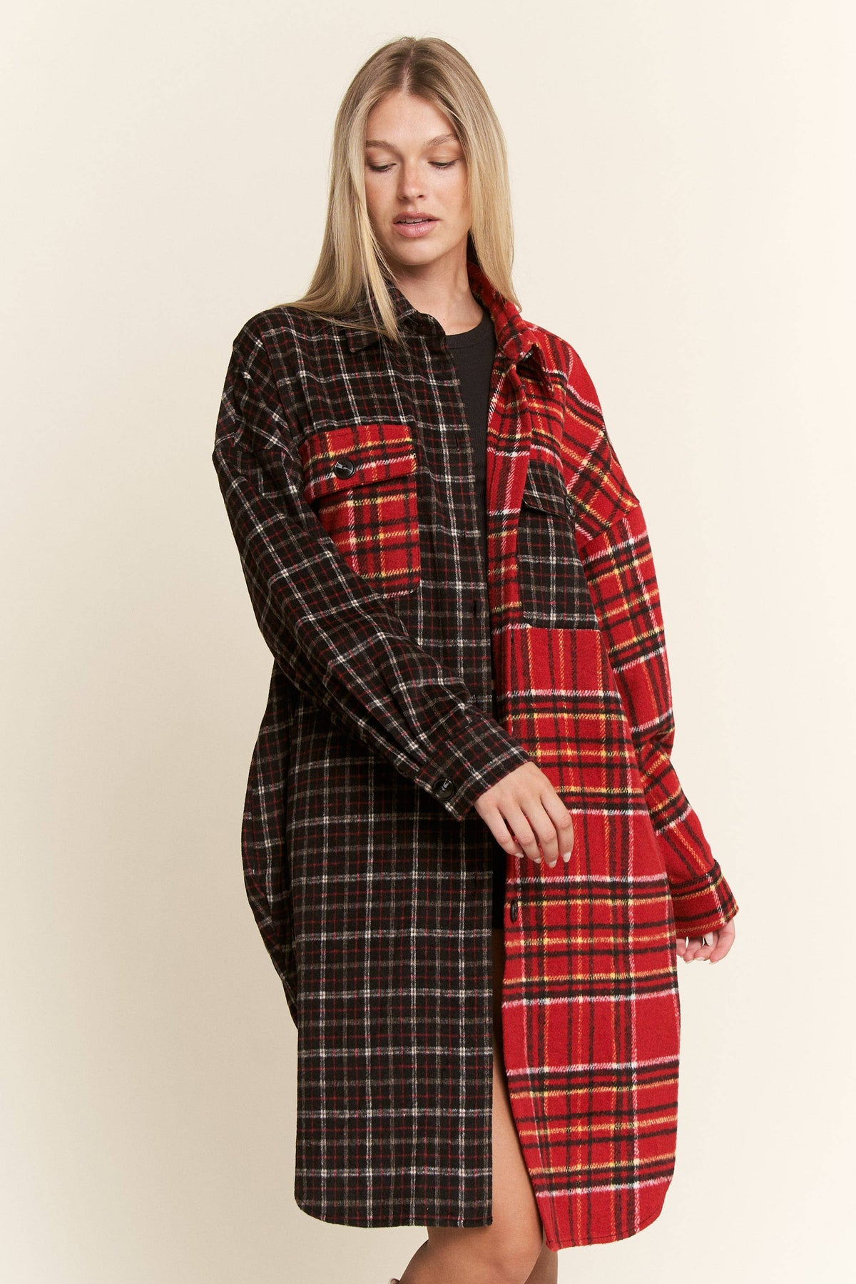 PLUS SIZE OPPOSITES ATTRACT FLANNEL JACKET: BLACK/RED / 1X/2XL