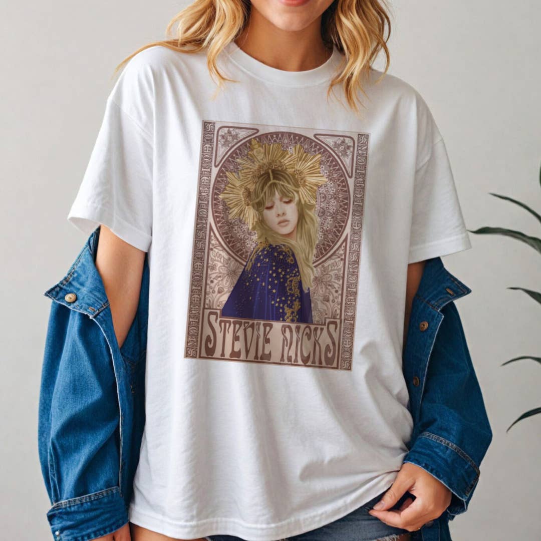 Mucha Icon Graphic Tee #3940: Unisex / L