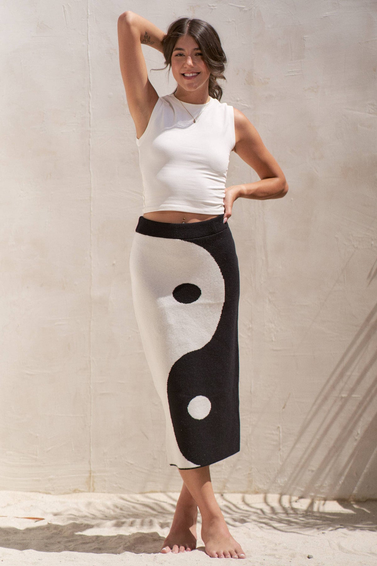 PLUS SIZE YIN YANG KNIT SKIRT: Black / 1XL/2XL