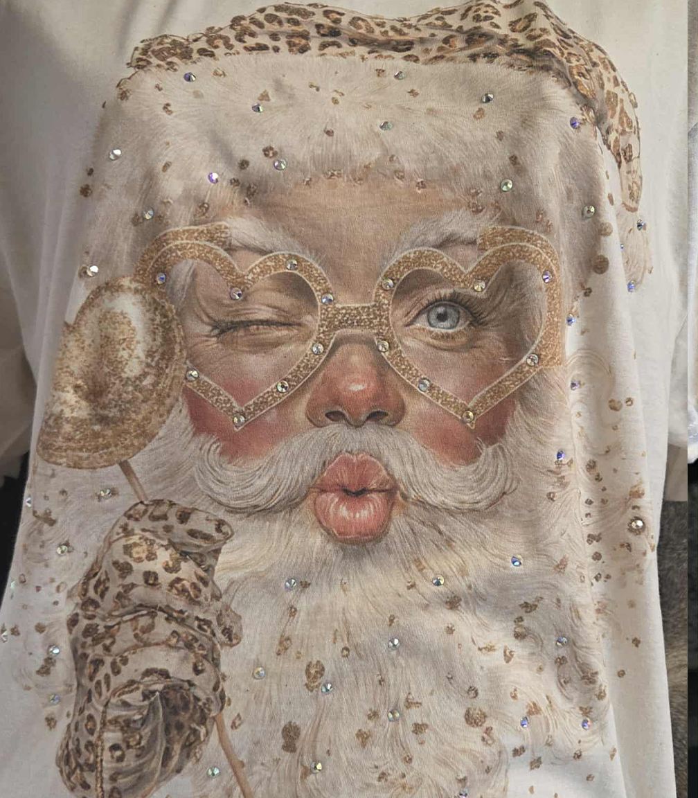 Cheetah Santa Heart Glasses: Yes / White T-Shirt / Large