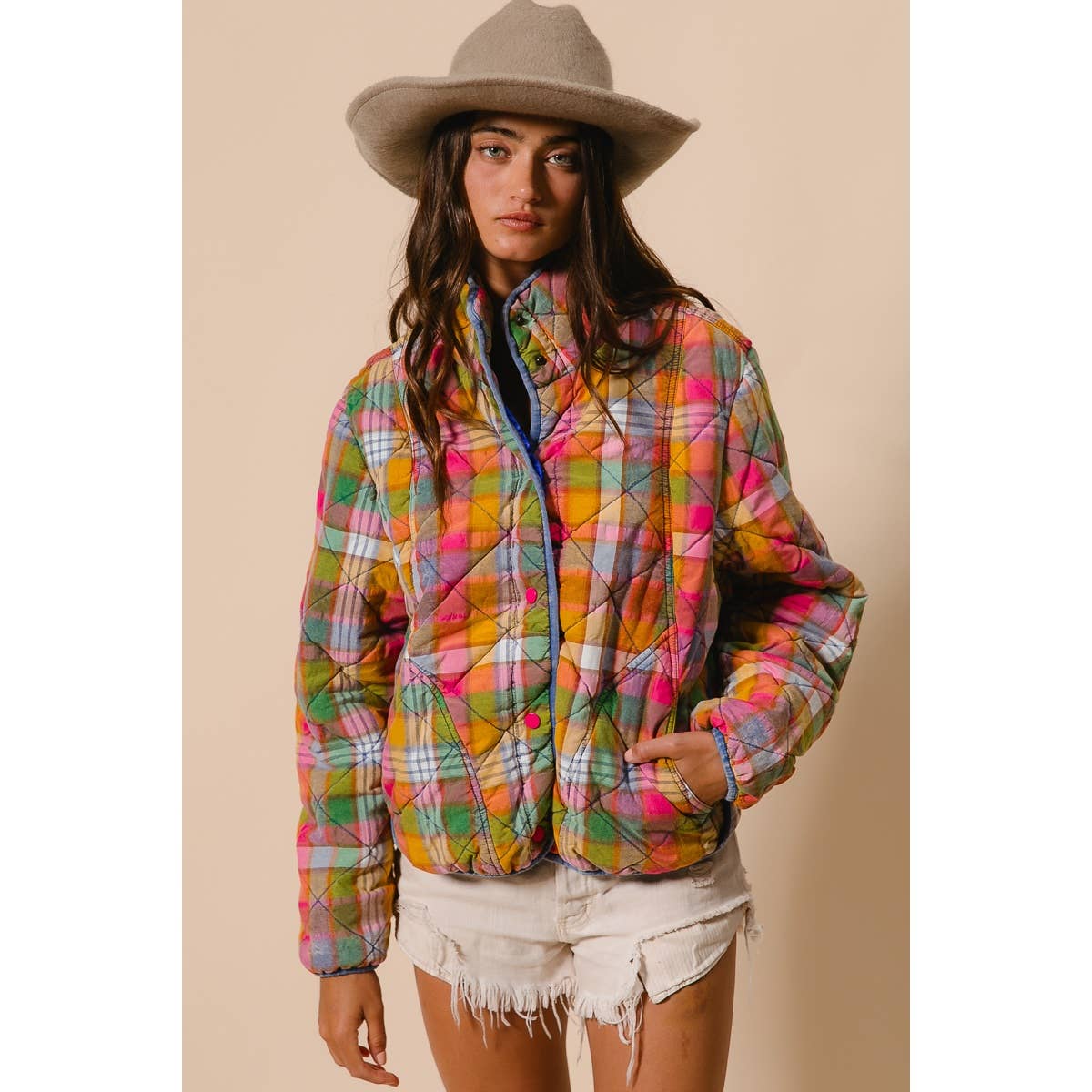 BLEACHED VINTAGE PLAID QUILTED JACKET WITH POCKETS: STAINED GLASS / XL